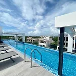 Charming And Perfectly Located Studio With Rooftoop Pool