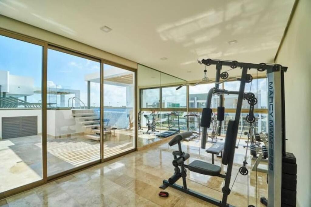 Charming And Perfectly Located With Rooftoop Pool Apartment
